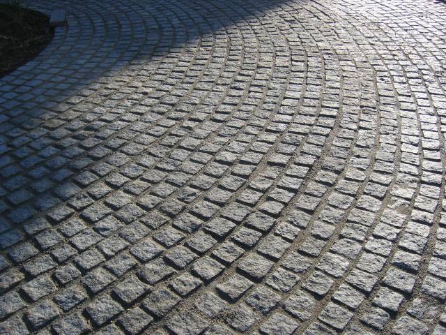 What'S The Difference Between Setts & Cobbles?