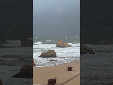 Portimao weather warning 19/10/23 - strong wind & rough ocean